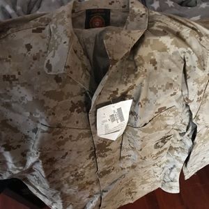 Marine Corps uniform items asst